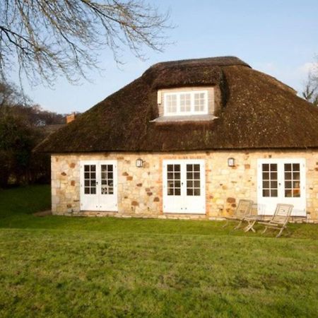 The Lodge: Adorable, Romantic Thatched Cottage Freshwater Buitenkant foto
