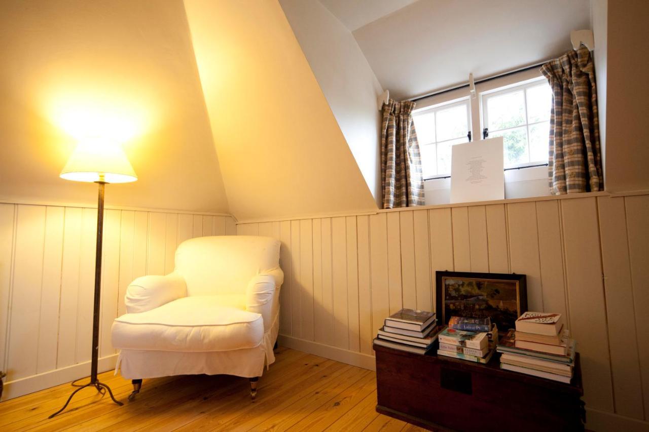 The Lodge: Adorable, Romantic Thatched Cottage Freshwater Buitenkant foto