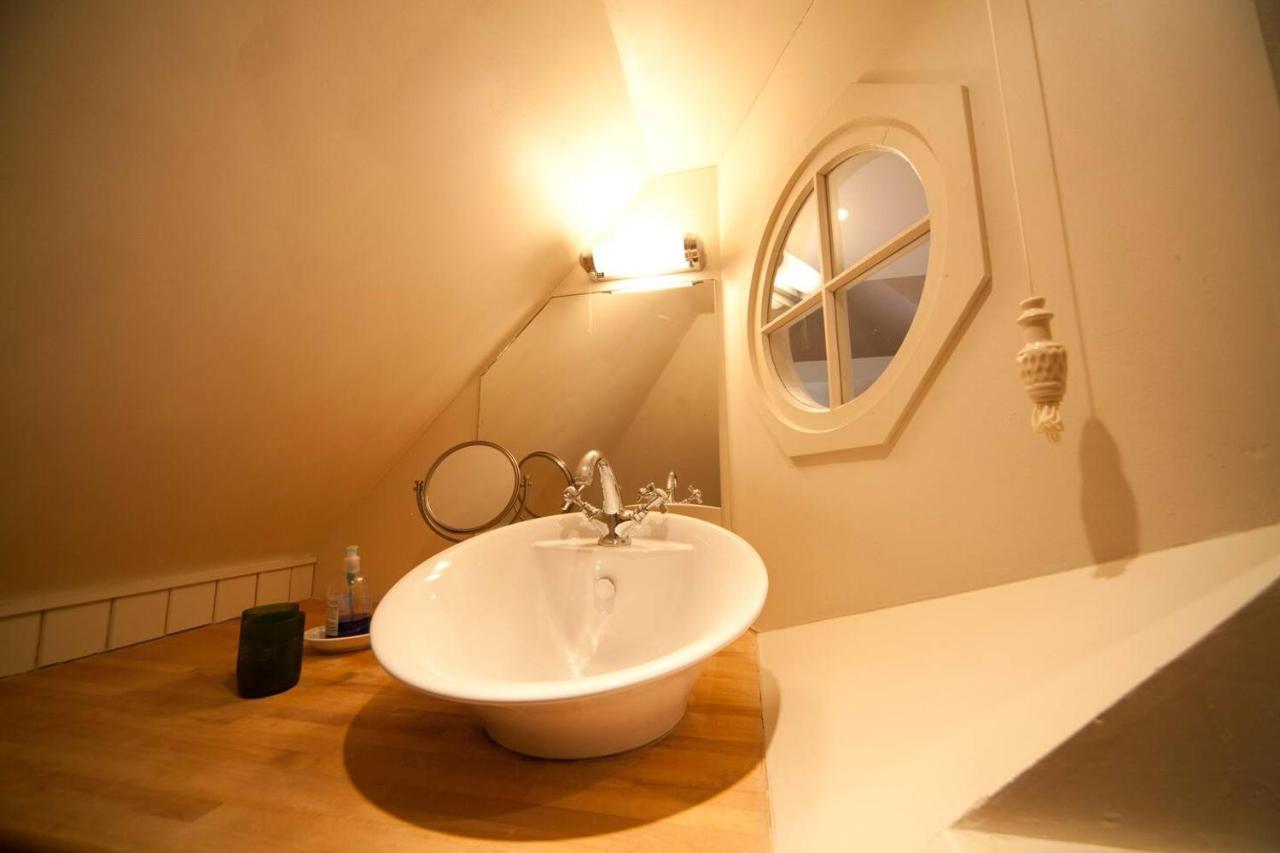 The Lodge: Adorable, Romantic Thatched Cottage Freshwater Buitenkant foto